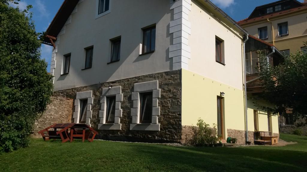 V Zahradni *